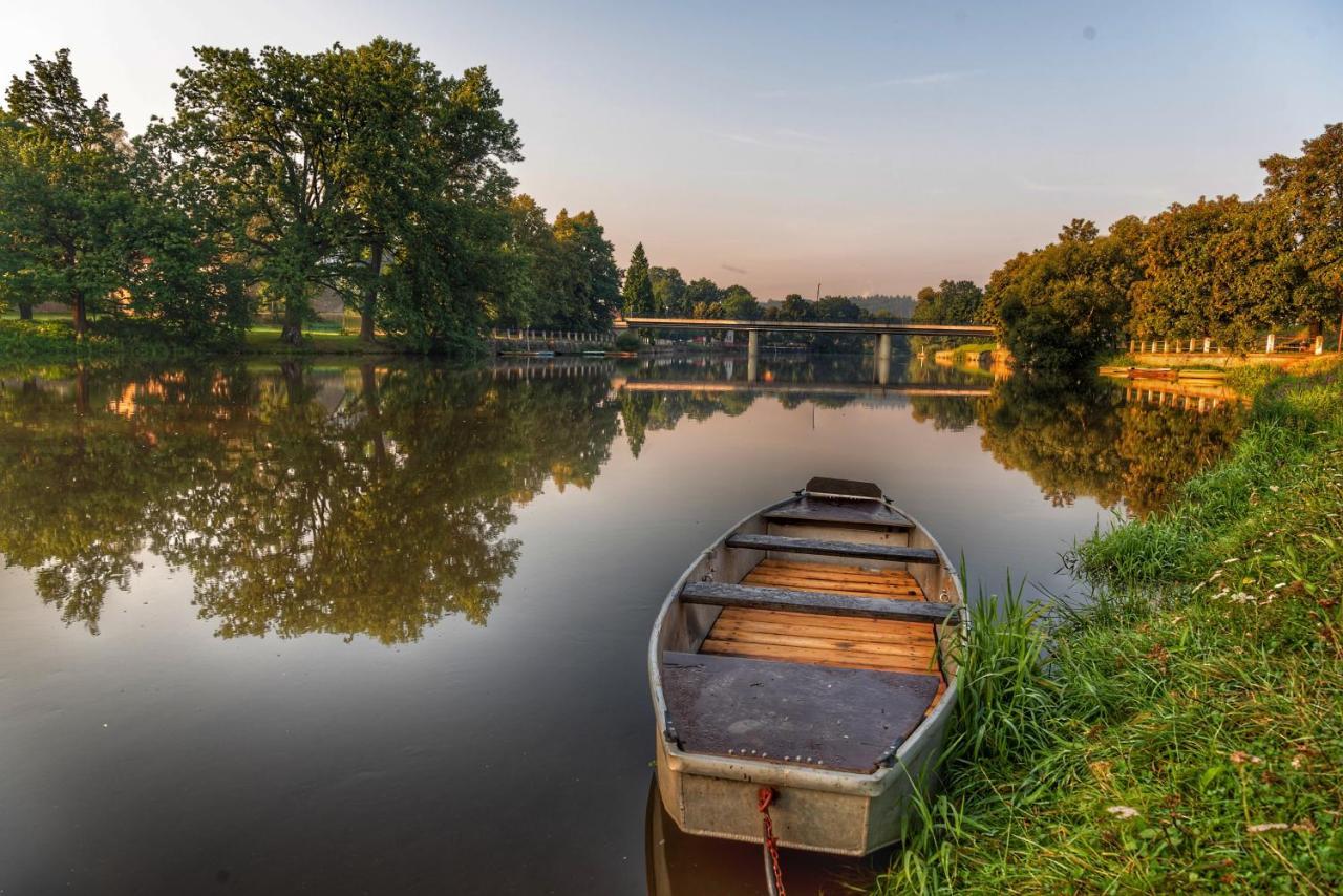 Camping Prima Hotel Týn nad Vltavou Екстериор снимка